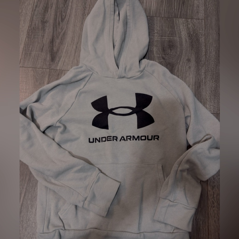 Boys medium under armour hoodie